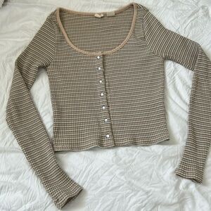 Levi’s cropped button snap front shirt